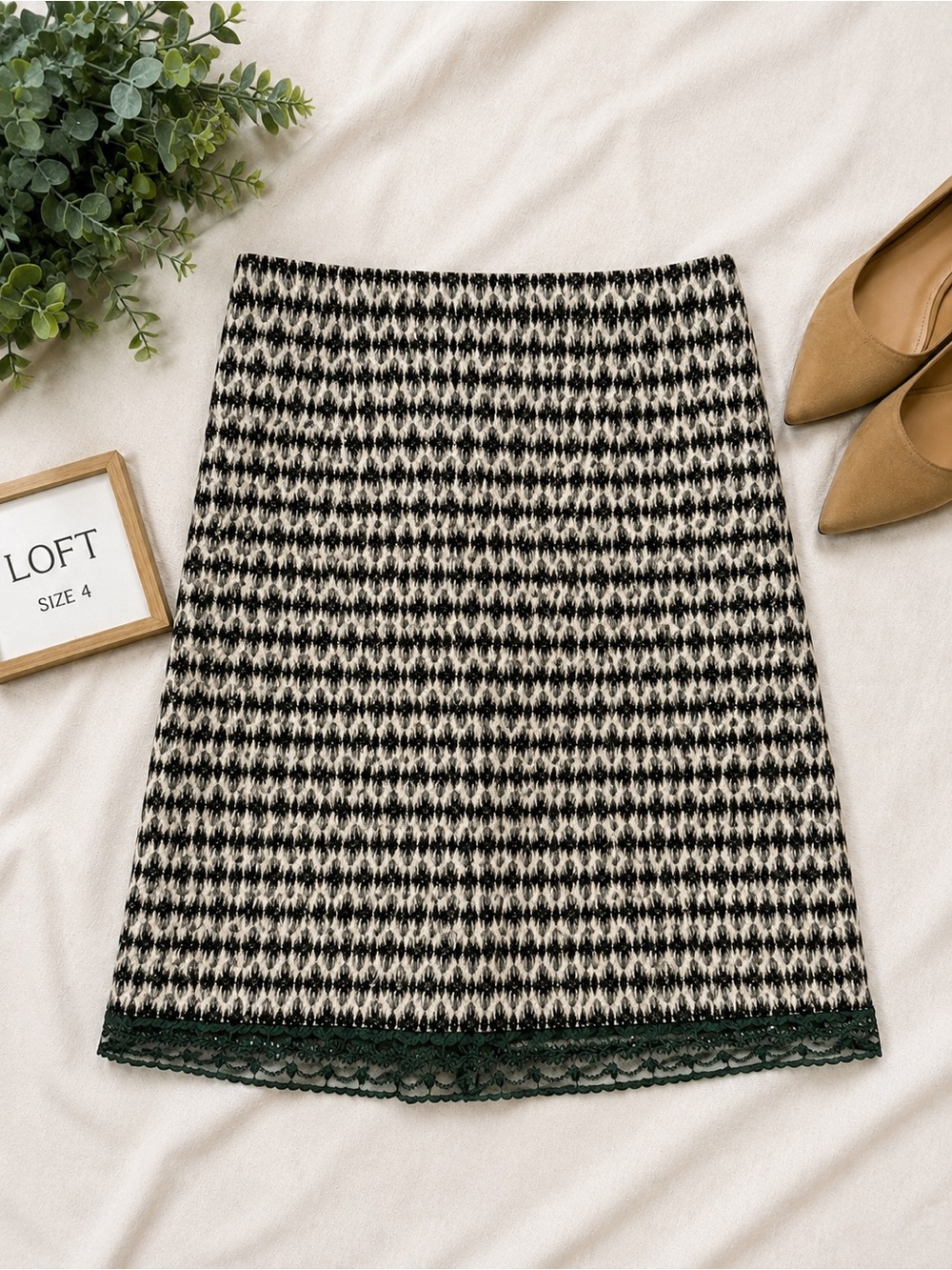 LOFT Black and Cream Patterned Knit Skirt with Green Lace Trim